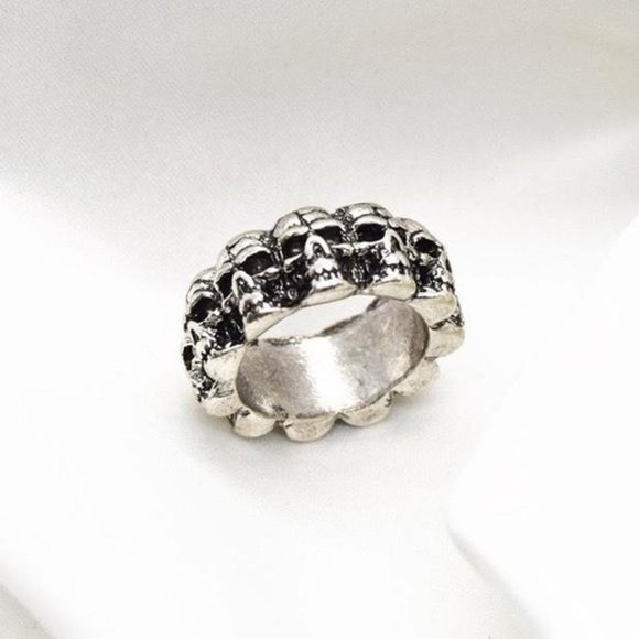 Skull Infinity Ring - Picture 3 of 4